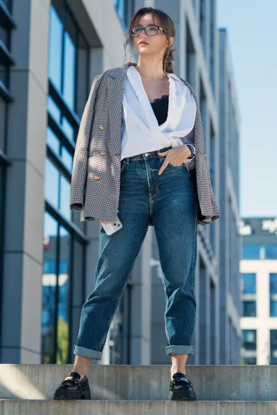 Cropped-Flared Jeans